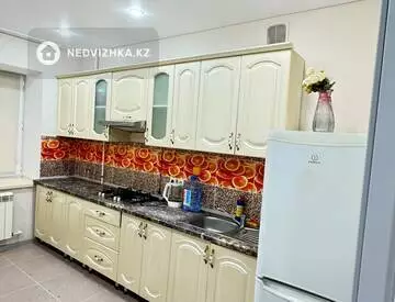 2-комнатная квартира, этаж 1 из 9, 58 м², Посуточно