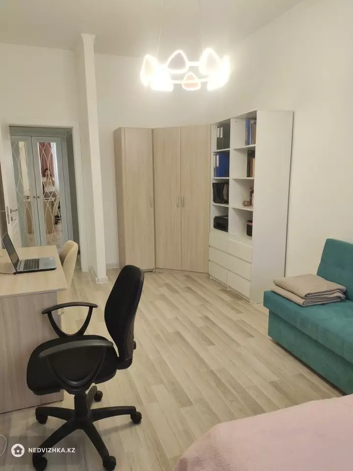 2-комнатная квартира, этаж 6 из 12, 61 м², фотография 2