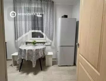 2-комнатная квартира, этаж 2 из 5, 47 м², миниатюра 2