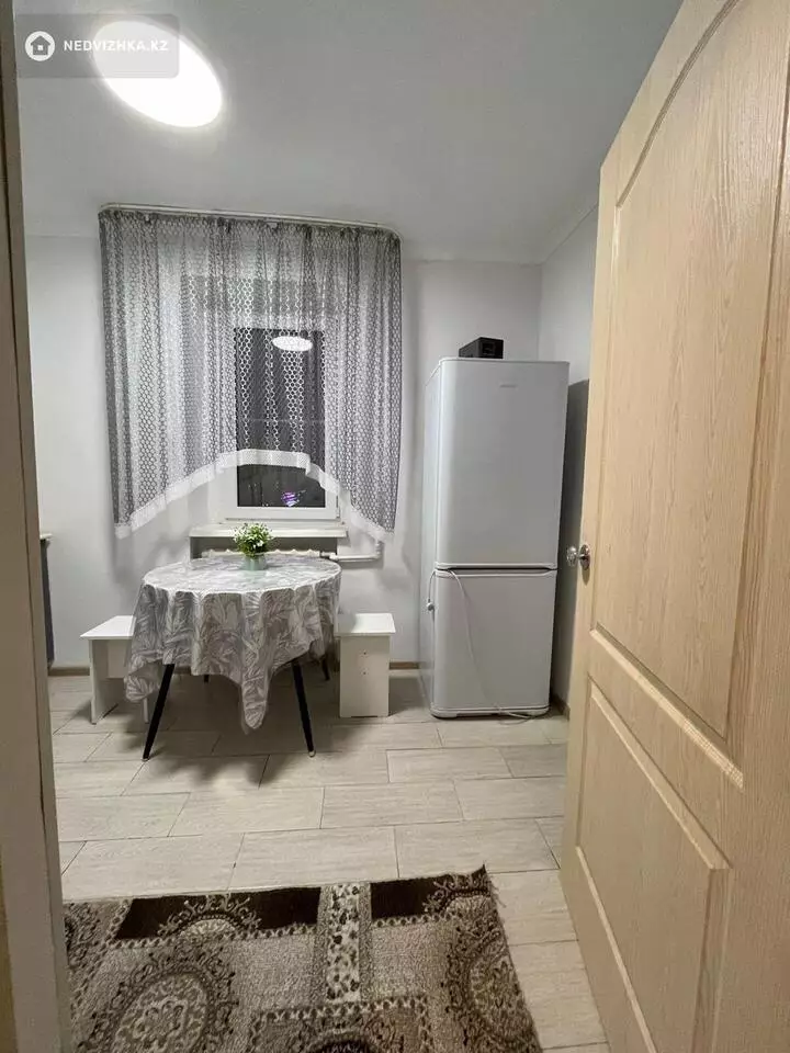 2-комнатная квартира, этаж 2 из 5, 47 м², фотография 2
