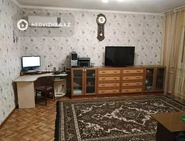3-комнатная квартира, этаж 3 из 3, 60 м², миниатюра 1
