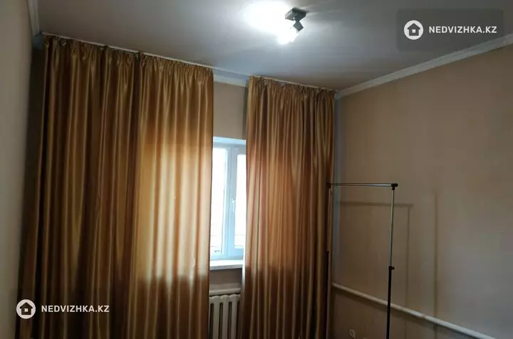 3-комнатная квартира, этаж 3 из 3, 60 м², фотография 2