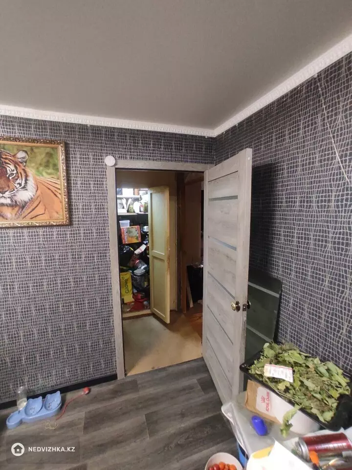 3-комнатная квартира, этаж 2 из 5, 59 м², фотография 2