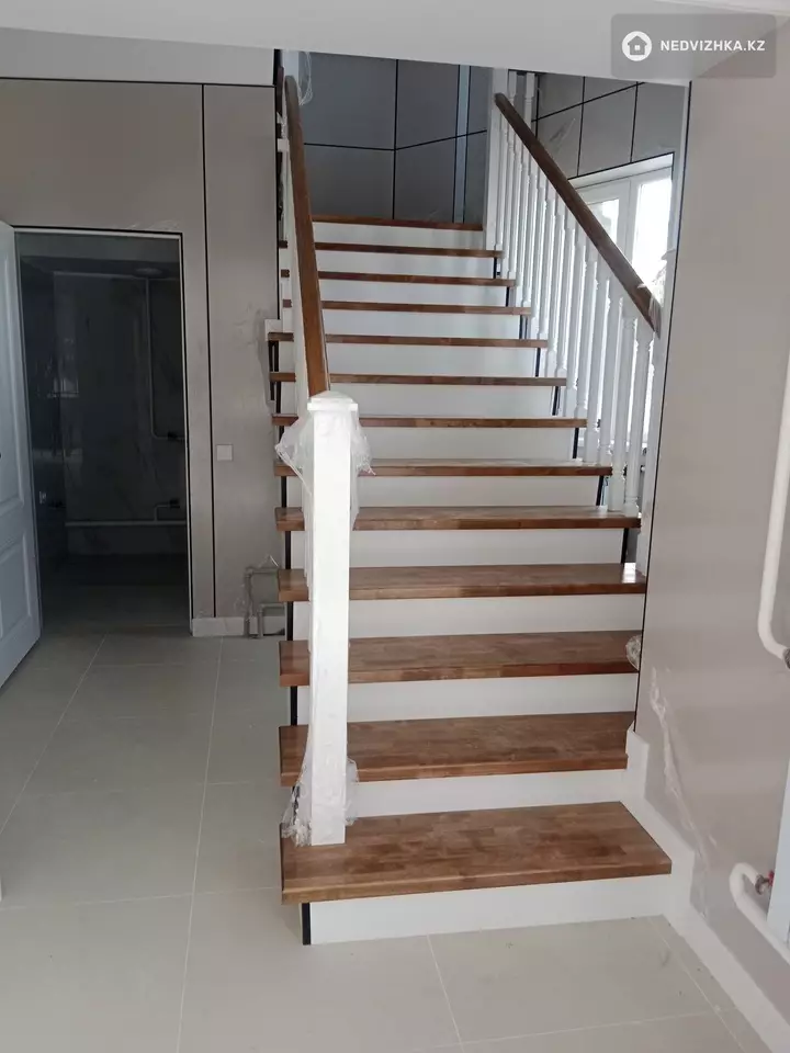 10-комнатный дом, 10 соток, 520 м²