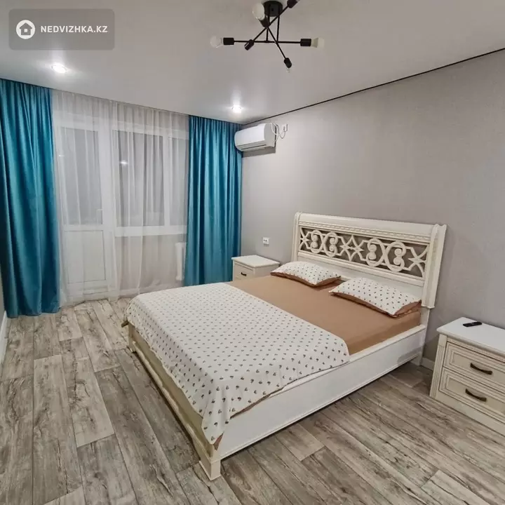 1-комнатная квартира, этаж 2 из 5, 35 м², Посуточно, фотография 3