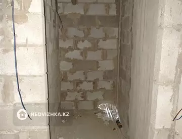 2-комнатная квартира, этаж 4 из 7, 81 м²