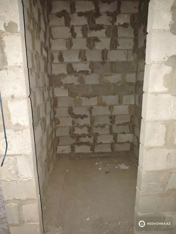 2-комнатная квартира, этаж 4 из 7, 81 м², фотография 2
