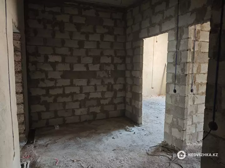 2-комнатная квартира, этаж 4 из 7, 81 м², фотография 4