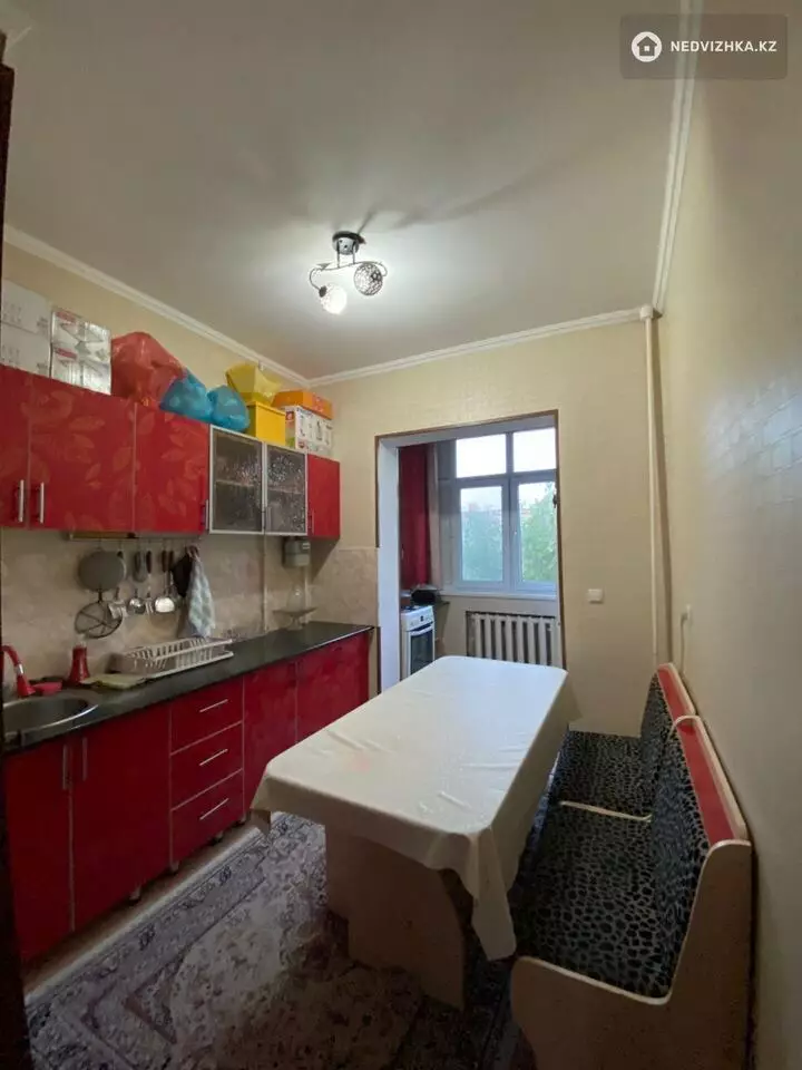 3-комнатная квартира, этаж 4 из 5, 72 м², фотография 5