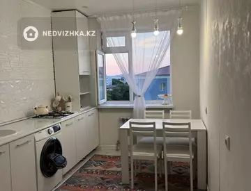 2-комнатная квартира, этаж 4 из 5, 60 м², Посуточно, миниатюра 8