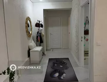 2-комнатная квартира, этаж 4 из 5, 60 м², Посуточно, миниатюра 12