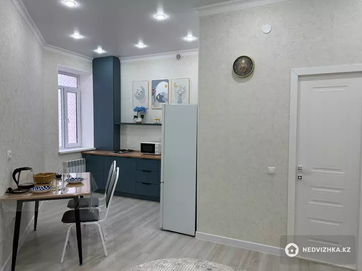 1-комнатная квартира, этаж 4 из 7, 41 м², Посуточно, фотография 4