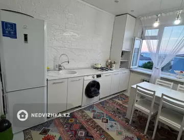 2-комнатная квартира, этаж 4 из 5, 60 м², Посуточно, миниатюра 9