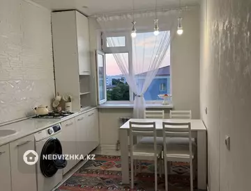 2-комнатная квартира, этаж 4 из 5, 60 м², Посуточно, миниатюра 10