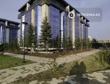 2-комнатная квартира, этаж 3 из 5, 53 м², миниатюра 1