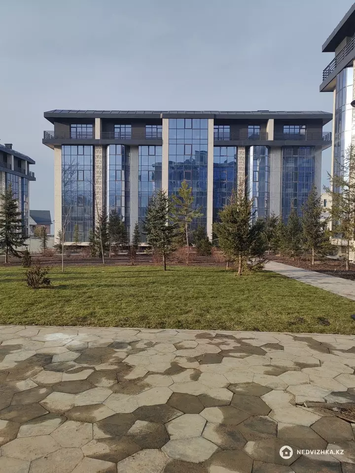 2-комнатная квартира, этаж 3 из 5, 53 м², фотография 2