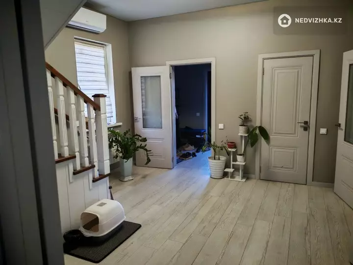 6-комнатный дом, 8 соток, 180 м², фотография 2