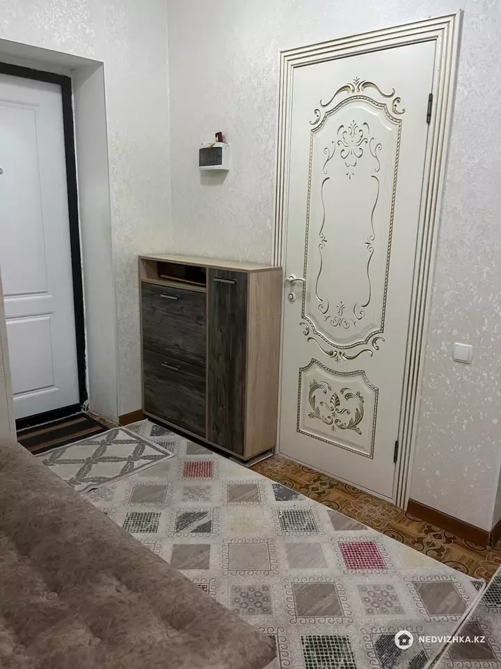 3-комнатная квартира, этаж 1 из 5, 74 м², фотография 4
