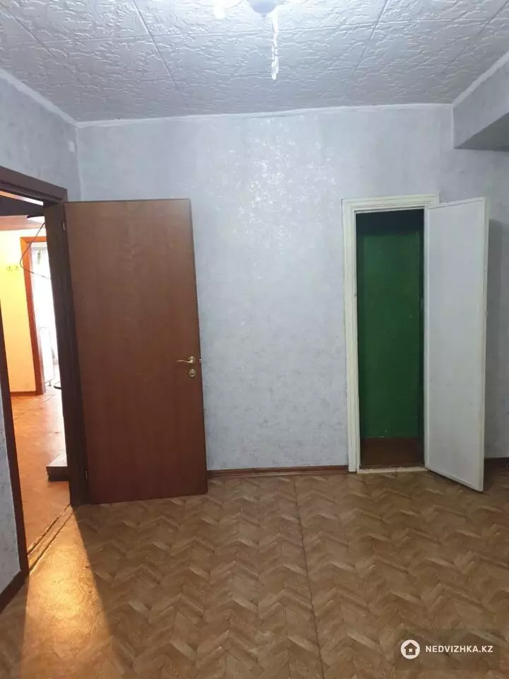 3-комнатная квартира, этаж 1 из 4, 66 м², фотография 4