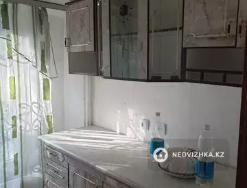 3-комнатная квартира, этаж 1 из 4, 66 м², миниатюра 6