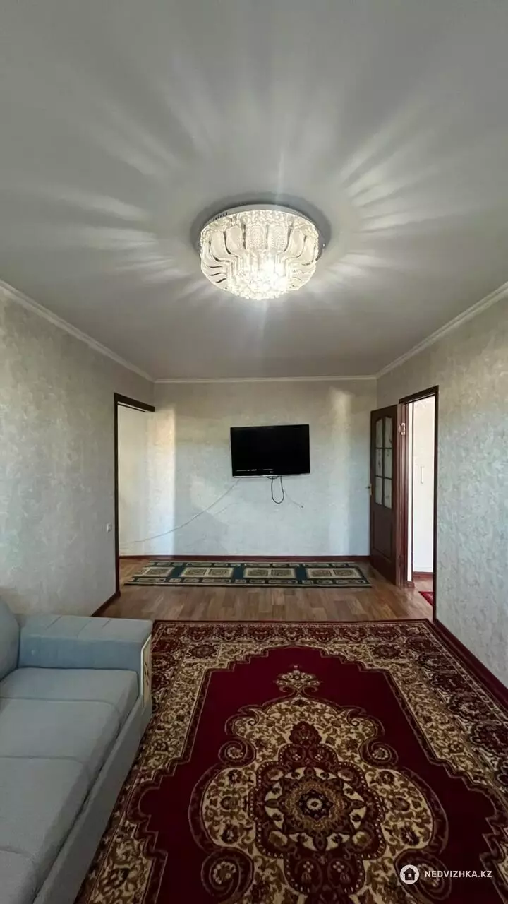 2-комнатная квартира, этаж 4 из 5, 47 м², фотография 2