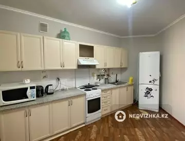 2-комнатная квартира, этаж 6 из 9, 67 м², Посуточно