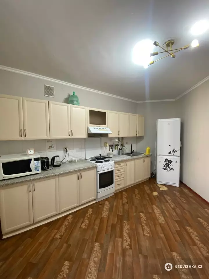 2-комнатная квартира, этаж 6 из 9, 67 м², Посуточно, фотография 4