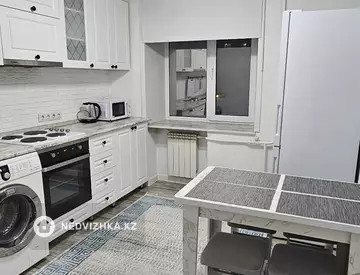 2-комнатная квартира, этаж 3 из 9, 60 м², На длительный срок, миниатюра 11