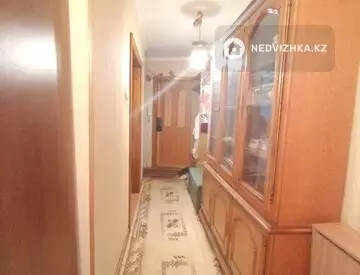 3-комнатная квартира, этаж 8 из 9, 68 м², На длительный срок, миниатюра 10