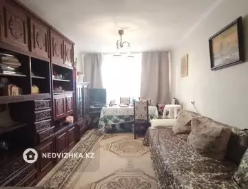 3-комнатная квартира, этаж 8 из 9, 68 м², На длительный срок, миниатюра 1