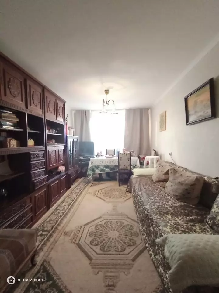 3-комнатная квартира, этаж 8 из 9, 68 м², На длительный срок