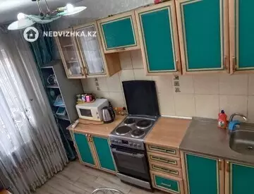 3-комнатная квартира, этаж 8 из 9, 68 м², На длительный срок, миниатюра 4