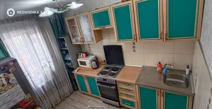 3-комнатная квартира, этаж 8 из 9, 68 м², На длительный срок, фотография 4