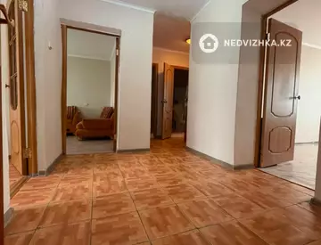 3-комнатная квартира, этаж 5 из 5, 65 м², миниатюра 2