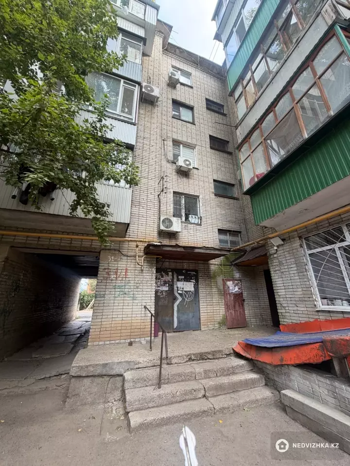 3-комнатная квартира, этаж 5 из 5, 65 м², фотография 3