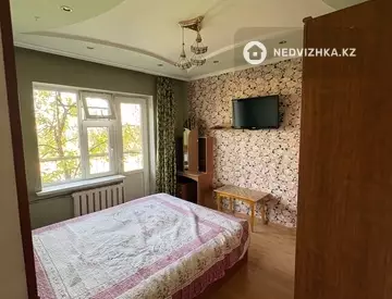 2-комнатная квартира, этаж 2 из 5, 56 м², миниатюра 1