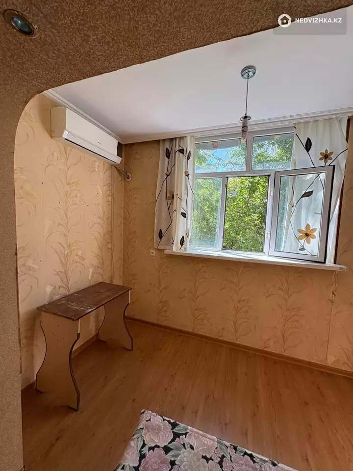 2-комнатная квартира, этаж 2 из 5, 56 м², фотография 4