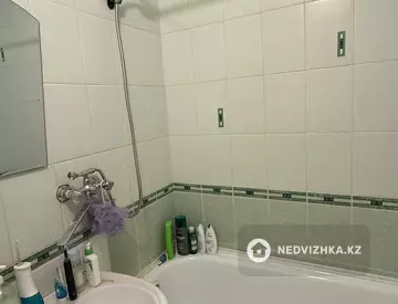 2-комнатная квартира, этаж 9 из 10, 60 м², миниатюра 7