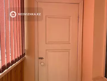 2-комнатная квартира, этаж 9 из 10, 60 м², миниатюра 12