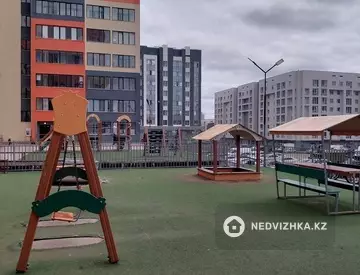 3-комнатная квартира, этаж 3 из 9, 60 м², На длительный срок, миниатюра 1
