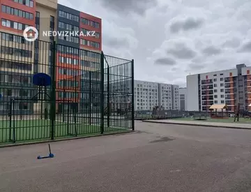 3-комнатная квартира, этаж 3 из 9, 60 м², На длительный срок, миниатюра 2