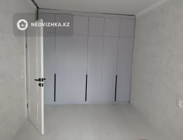 3-комнатная квартира, этаж 3 из 9, 60 м², На длительный срок, миниатюра 8