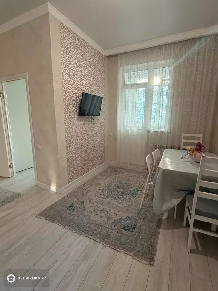 2-комнатная квартира, этаж 7 из 14, 60 м², фотография 2