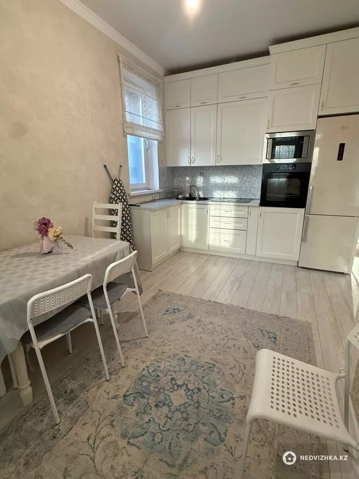 2-комнатная квартира, этаж 7 из 14, 60 м², фотография 3