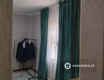 4-комнатный дом, 6 соток, 100 м², На длительный срок