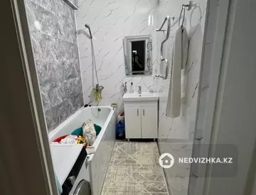 3-комнатная квартира, этаж 1 из 10, 66 м², миниатюра 6