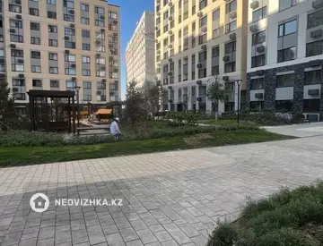 3-комнатная квартира, этаж 6 из 12, 87 м², миниатюра 1