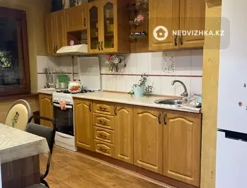 2-комнатная квартира, этаж 2 из 9, 64 м², На длительный срок, миниатюра 1