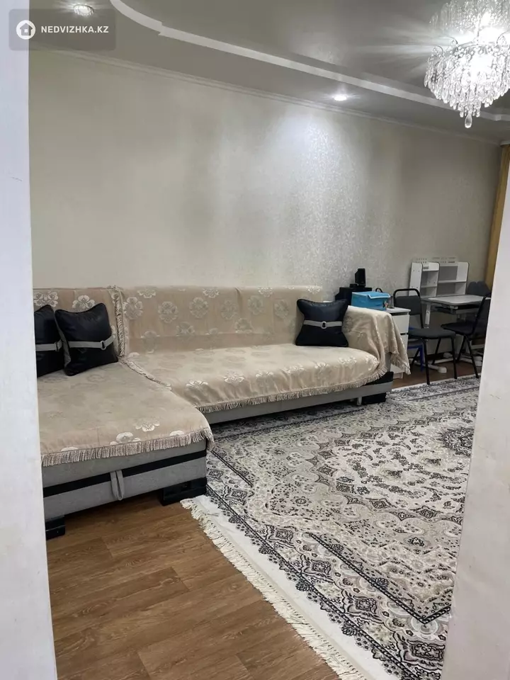 2-комнатная квартира, этаж 2 из 9, 64 м², На длительный срок, фотография 2