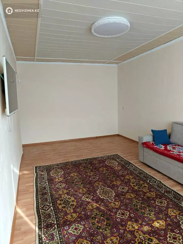 2-комнатная квартира, этаж 3 из 5, 52 м², фотография 2